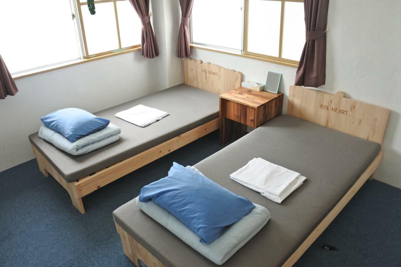 Ostello Okinawa Sora House Naha Esterno foto